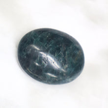 Load image into Gallery viewer, Apatite Palmstone - The Gem Mine