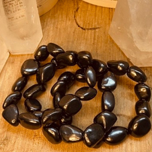 Load image into Gallery viewer, Genuine Shungite Medium Nugget Stretch Bracelet - The Gem Mine